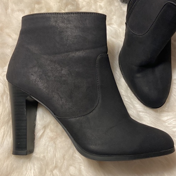 D Heart black, zipper ankle boots Block Heel Size 9 - Picture 1 of 11